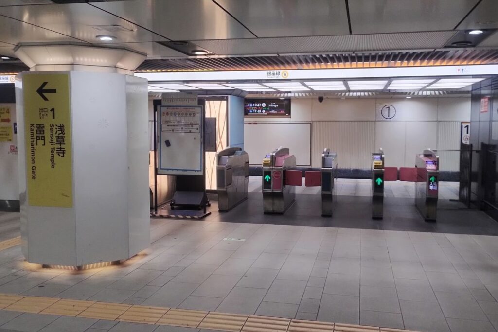 銀座線浅草駅の吾妻橋方面改札