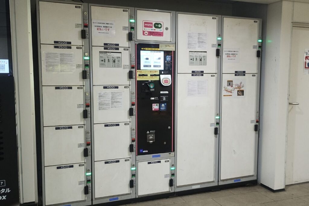 銀座線浅草駅の吾妻橋方面改札側にあるLサイズ（縦長）のコインロッカー