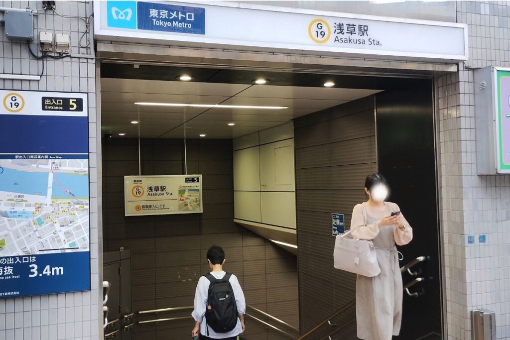 銀座線浅草駅の5番出口(隅田公園・水上バス乗り場方面)