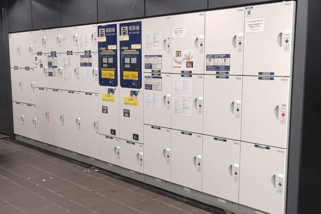 銀座線浅草駅の雷門・浅草寺方面改札側のコインロッカー（1番出口エレベーター付近）