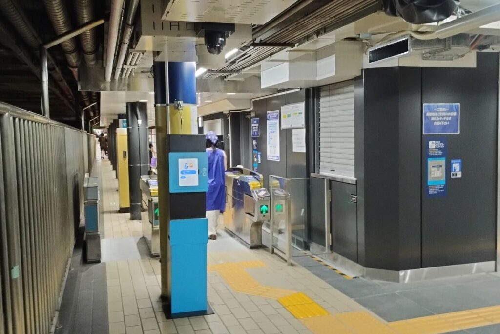 銀座線浅草駅の駒形橋方面改札口